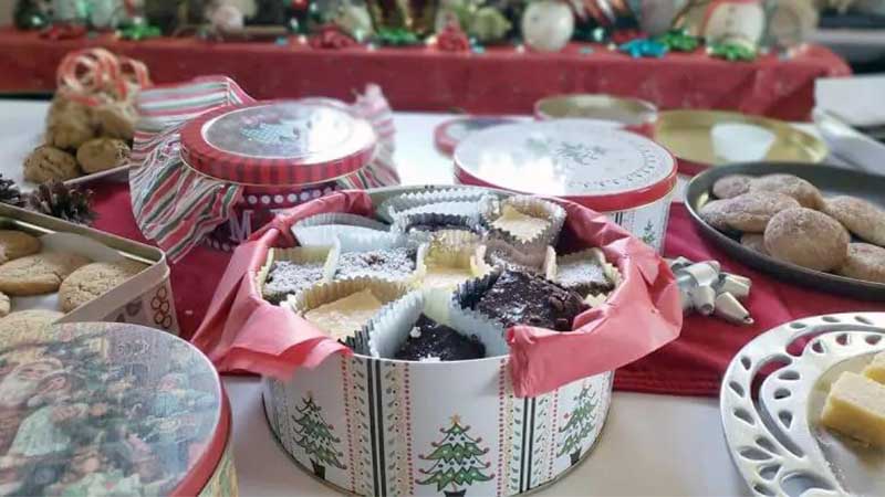 personalized cookie tins